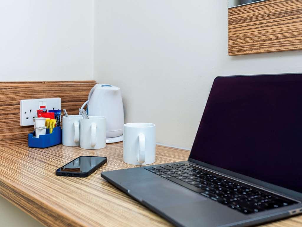 Ibis Budget West Thurrock Grays Экстерьер фото